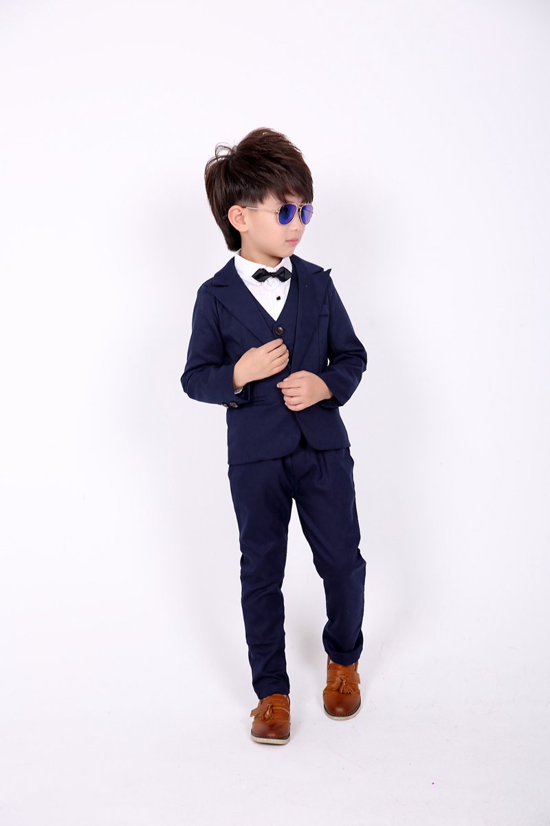 开设一家服装店，如何吸引顾客？首先从装修入手！今天就来聊聊服装店的装修设计要点。